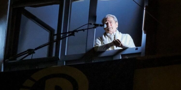 Berisha në delir: Nuk jemi njëlloj, ne kishim mik presidentin e SHBA, Edi Rama krenohet me McGonigalin