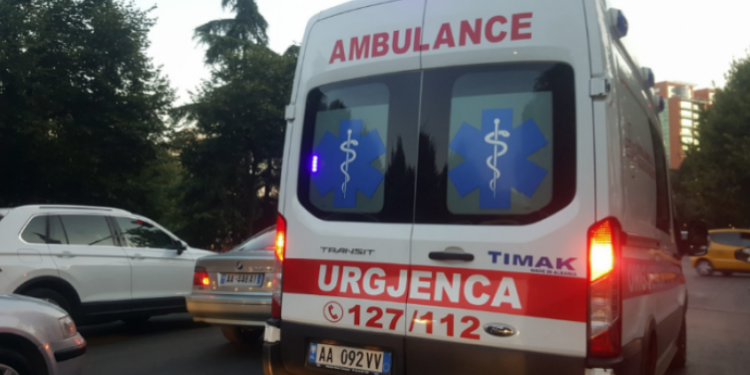 Pësoi atak kardiak dhe u rrëzua në fushë, ndërron jetë 16-vjeçari