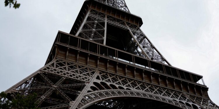 Mbyllja e Kullës Eiffel nga greva e punëtorëve, 1-2 milionë euro humbje në gjashtë ditë