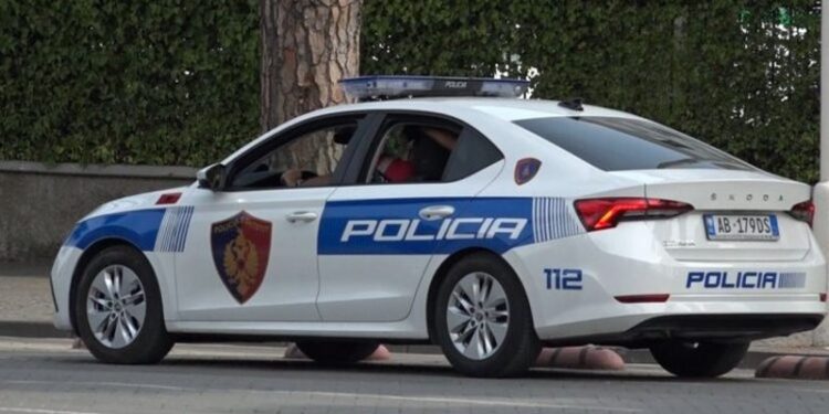 Ushtroi dhunë ndaj të dashurës, Policia vë në pranga 32-vjeçarin