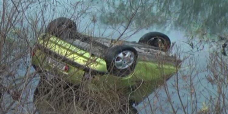 Shoferi humb kontrollin e mjetit në Shijak, përfundon në lumë , çfarë ndodhi me të