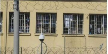 U arratis nga burgu, shqiptari kapet në Hungari dhe ekstradohet në Greqi