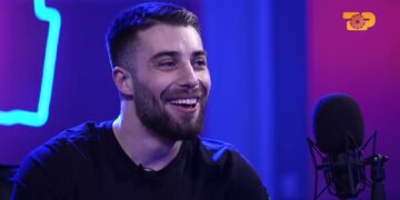 Hoqi rripin e pantallonave për të treguar ‘burrëri’, Meritoni kërkon falje