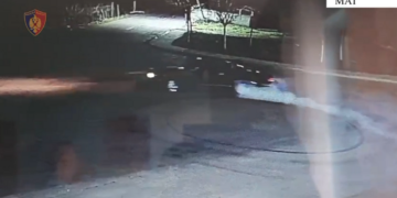 Bëri drift me makinë në një qendër të banuar në Mat, gjobitet me 40 mijë lekë 32-vjeçari