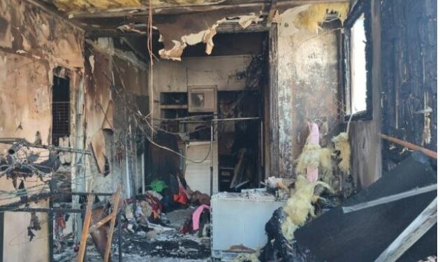 Djegia e lokalit të politikanes serbe, Lista Serbe mohon akuzat, përmend dhe Albin Kurtin