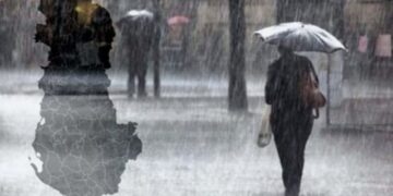 Reshje shiu, breshër dhe shkarkesa elektrike, përkeqësohet moti