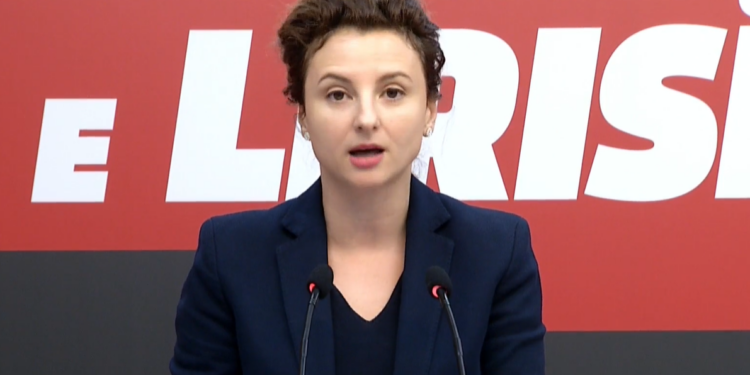 Erisa Xhixho: Shkollat shqiptare vuajnë mungesën e mësuesve