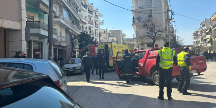 Tragjedi në Greqi, po punonin në çati, 15-vjeçari rrëzohet dhe humb jetën para syve të të atit