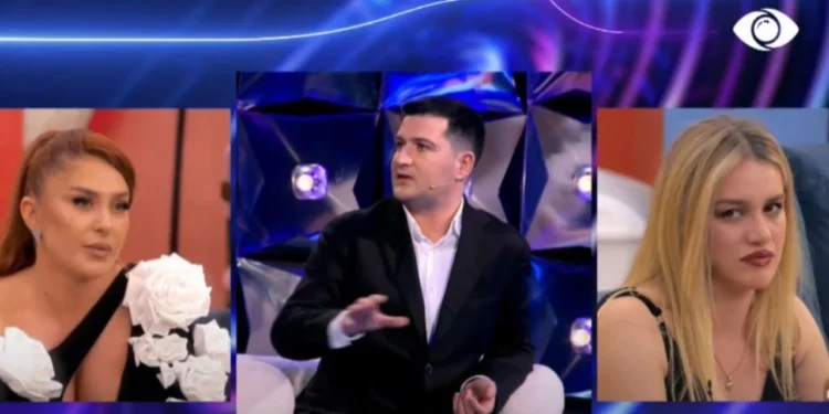 “Ne jemi bërë copash këtu”, Vesa kritika për lojën e Heidit, Arbër Hajdari: Po ti çfarë ke bërë?