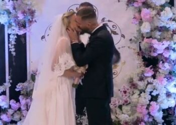 Heidi dhe Romeo i thonë ‘po’ njëri-tjetrit, çifti puthet dhe shkëmbejnë unazat