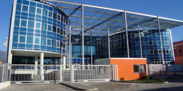 Dosja “5 D”, Lihen në burg tre ish-drejtorët e bashkisë Tiranë, detyrim paraqitje për pesë zyrtarët e tjerë