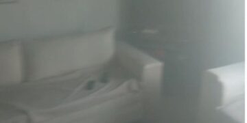 E rëndë në Patos/ Shpërthen bombola e gazit në një apartament, merr flakë banes