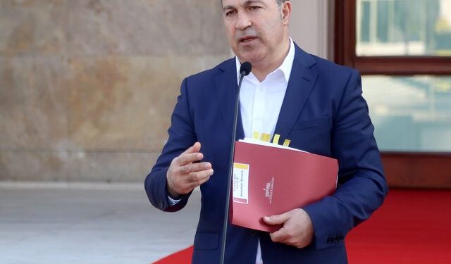 Peleshi: Shqipëria do të dyfishojë pagat për efektivët e FA në misionin e KFOR në Kosovë