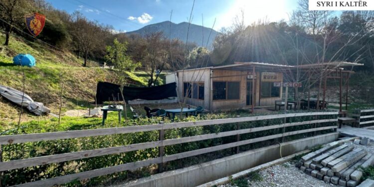 Po ndërtonte pa leje te “Syri i Kaltër”, arrestohet 33-vjeçari