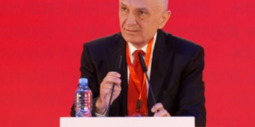 Mbahet sot Konventa Kombëtare e Partisë së Lirisë, Meta kërkon falje për vonesën, Kryemadhi: Nuk do të bëj më luftë! Prioriteti im janë fëmijët