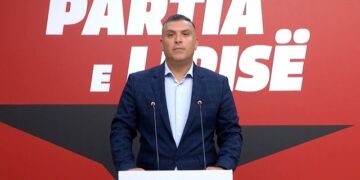 Sot protestë para Bashkisë së Tiranës, Tedi Blushi: Tubim kundër vjedhjes së taksave