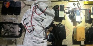 “All in”/ Arrestohen dy persona në Tiranë, sekuestrohen kallashnikovë, dinamit, mina dhe drogë