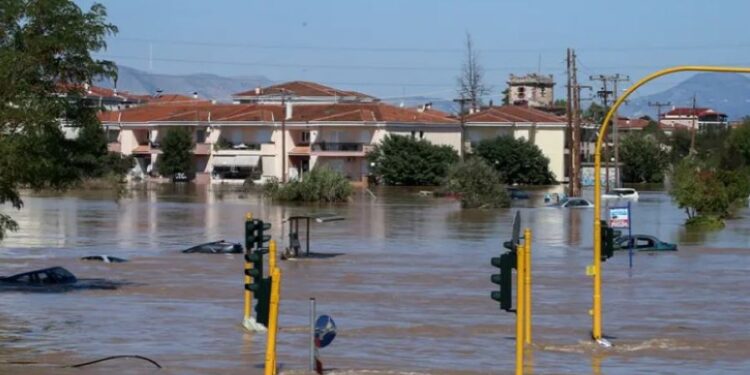 ‘Çmendet’ moti në këtë vend, meteorologët dalin me njoftimin e rëndësishëm për qytetarët: Priten stuhi dhe erëra të forta në ditët në vijim