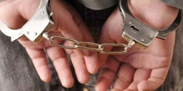 Theu masën “Arrest në shtëpi”, pranga 26-vjeçarit në Fier