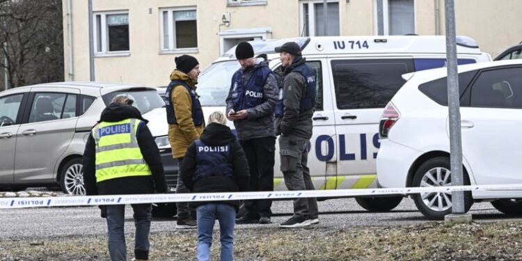 ‘E rëndë’, 12-vjeçari vrau shokun e klasës dhe plagosi dy të tjerë