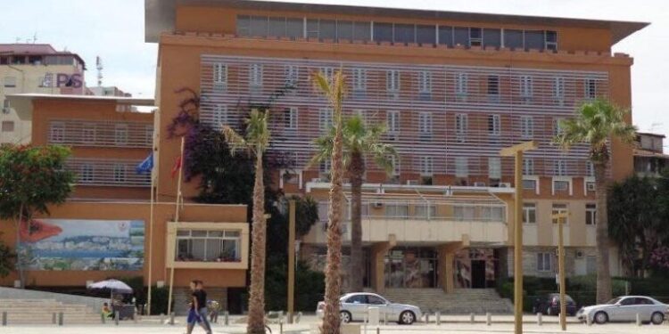 Aksion në Kadastrën e Durrësit, Prokuroria lëshon 2 urdhër arreste dhe një arrest në shtëpi