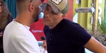 “Më lëpij, më puth”, Jetmiri provokon Romeon, i afrohet në fytyrë