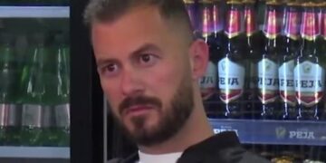 “Ti i shkruajte Heidit?” Egla këshillon Romeon: Burrat qajnë mos ki frikë