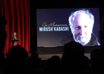 Katër muaj pas ndarjes nga jeta, aktorit Mirush Kabashi i jepet titulli “Qytetar Nderi” i Durrësit