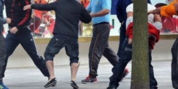 Sherr fizik në mes të rrugës, 4 persona në kërkim dhe disa efektivë nën hetim