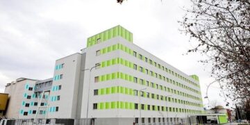 “Në QSUT, pacientët s’kanë marrë në kohë mjekimin”, KLSH publikon raportin, ngre shqetësimin për mungesën e barnave