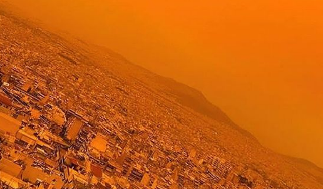 Pluhuri i Saharasë mbulon athinën (FOTO)