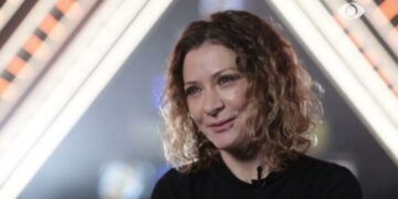 Egla shpërthen në lot, Juli i qëndron pranë: Mos i trego anët e dobëta