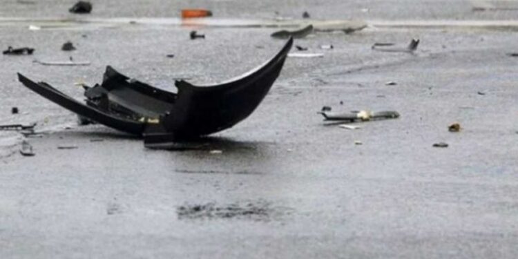 Aksident i rëndë në aksin Qafë Thanë-Pogradec, makina del nga rruga dhe përplaset me murin e një banese