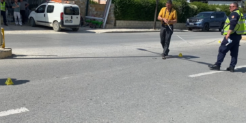Aksident në Berat, makina përplas biçikletën , përfundon në spital një 37-vjeçar