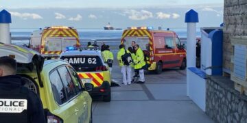 Pak orë pas miratimin të projektligjit në parlamentin britanik/ Shënohet tragjedia në Kanalin Anglez, mbyten pesë emigrantë