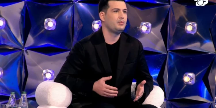 “Vajzat janë xheloze”/ Arbër Hajdari analizon reagimet e banorëve për Heidin: U ka marrë vëmendjen