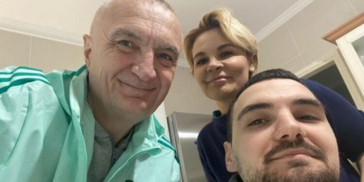 Në foto me Kryemadhin, Meta i uron ditëlindjen të birit: Shëndet, lumturi, dashuri dhe suksese!