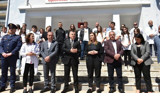 Balla thirrje të rinjve: Bashkëpunoni me autoritetet për identifikimin e shitësve të lëndëve narkotike në Shkolla