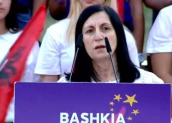Akuzohet se i shkaktoi një qytetari dëm rreth 360 mijë lekë, ish-kryebashkiakja e PS merret e pandehur nga GjKKO