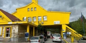 Tedi Blushi denoncoi radhët në kufi, reagon menjëherë dogana e Kapshticës