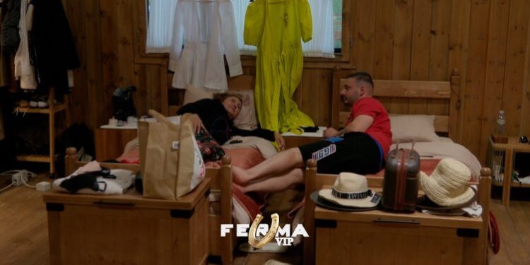 “Më tha që është beqare”, Mariana “ngacmon” Dijonisin për Himenën