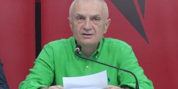 “Ka shpërthyer një krijimtari e paparë”, Meta entuziast në mbledhjen e Kryesisë: 500 raste nepotike në Dogana e Tatime