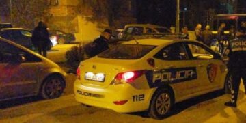 ‘Operacionalja’ dhe ‘Shqiponjat’ aksion në Vlorë për ndalimin e personave me rrezikshmëri, vihet në pranga një 25-vjeçar