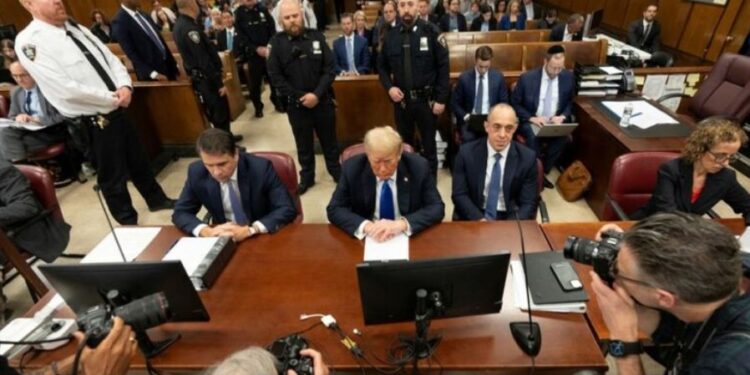 U shpall fajtor në 34 akuza, reagon për herë të parë ish-presidenti Donald Trump