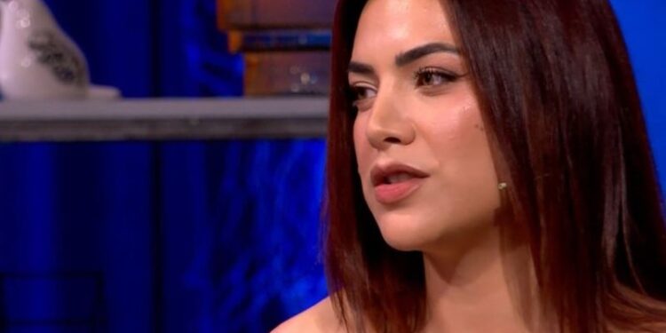 “Nuk e kisha përjetuar asnjëherë”, Sara Hoxha flet pa ‘doreza’, zbulon raportin me Ledri Vulën: Shumë e vështirë të rrisësh një fëmijë pa partnerin