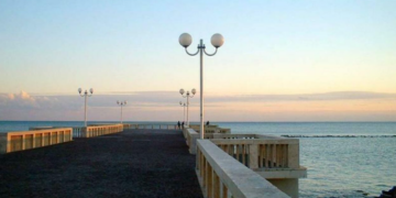 U përplas me gurët pas një zhytjeje në det, 33-vjeçari shqiptar në luftë me vdekjen