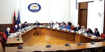 “Çfarë jemi ne lakuriqë nate?”, debatet në komisionin për hetimin e TIMS, opozita: Doni t’i bëjmë mbledhjet në bodrum