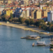 Temperaturat e larta në vend/ Turistët ‘pushtojnë’ Pogradecin, ‘shuajnë’ vapën në ujërat e liqenit