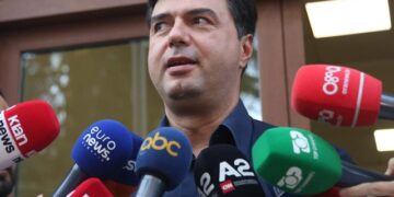 Humbi vulën, Basha flet pas mbledhjes së Kryesisë: Do të vazhdojmë takimet me Kolegjin e Kryetarëve