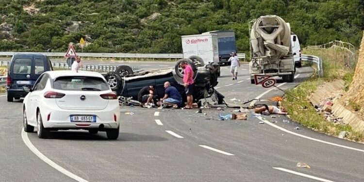 Zbardhen detajet nga aksidenti i rëndë në Radhimë, humb jetën i riu, plagoset pasagjeri 23-vjeçar